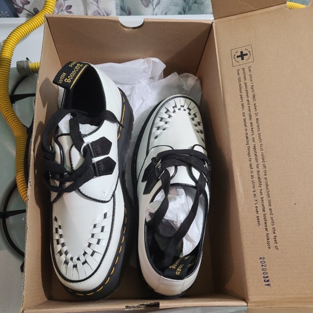 Dr. MARTENS Polished Smooth white SIDNEY Quad Oxford Creepers size 12